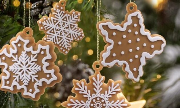 Gingerbread Snowflake Decor: A Festive Twist on Traditional Holiday Decor